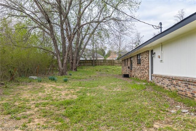 843 Richmond Road, Van Buren, AR 72956
