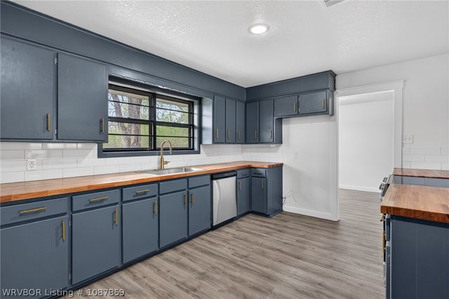 843 Richmond Road, Van Buren, AR 72956