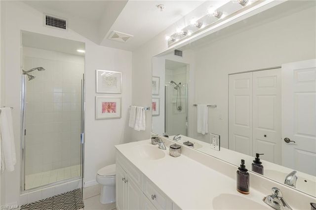410 Bayfront PL 2204, Naples, FL 34102