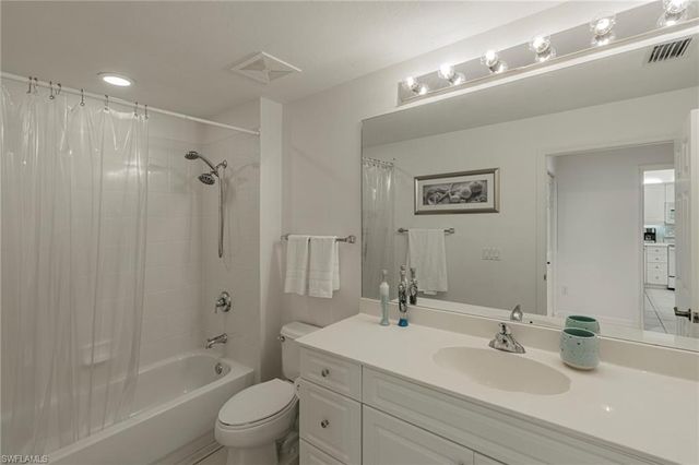 410 Bayfront PL 2204, Naples, FL 34102