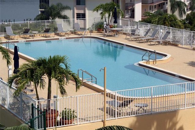 410 Bayfront PL 2204, Naples, FL 34102