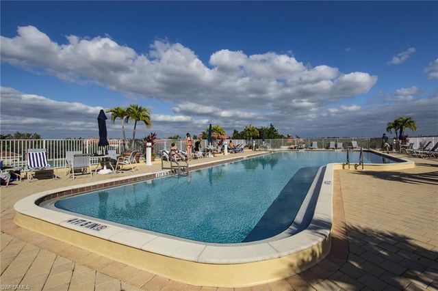 410 Bayfront PL 2204, Naples, FL 34102