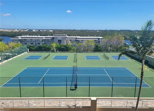 410 Bayfront PL 2204, Naples, FL 34102
