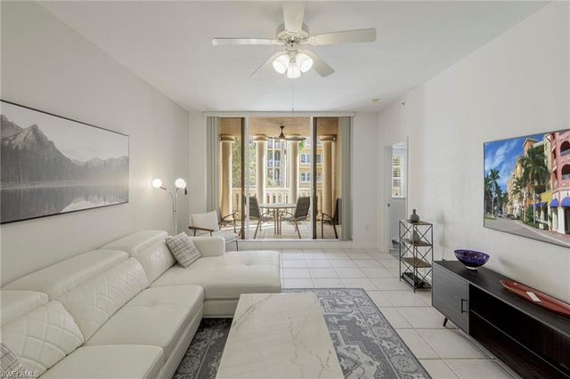 410 Bayfront PL 2204, Naples, FL 34102