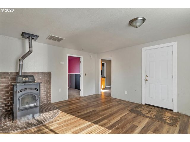 289 S 3RD St, Lebanon, OR 97355