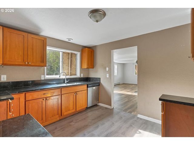 289 S 3RD St, Lebanon, OR 97355