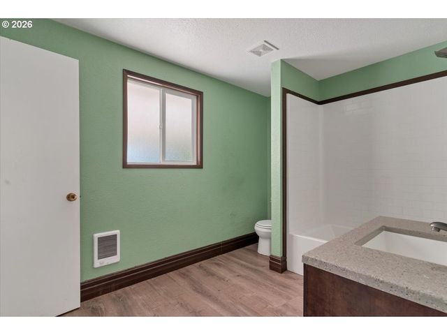 289 S 3RD St, Lebanon, OR 97355