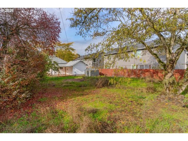 289 S 3RD St, Lebanon, OR 97355