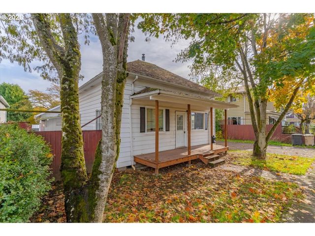 289 S 3RD St, Lebanon, OR 97355