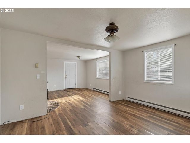 289 S 3RD St, Lebanon, OR 97355