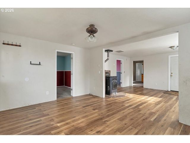 289 S 3RD St, Lebanon, OR 97355