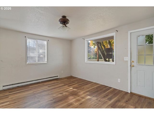 289 S 3RD St, Lebanon, OR 97355