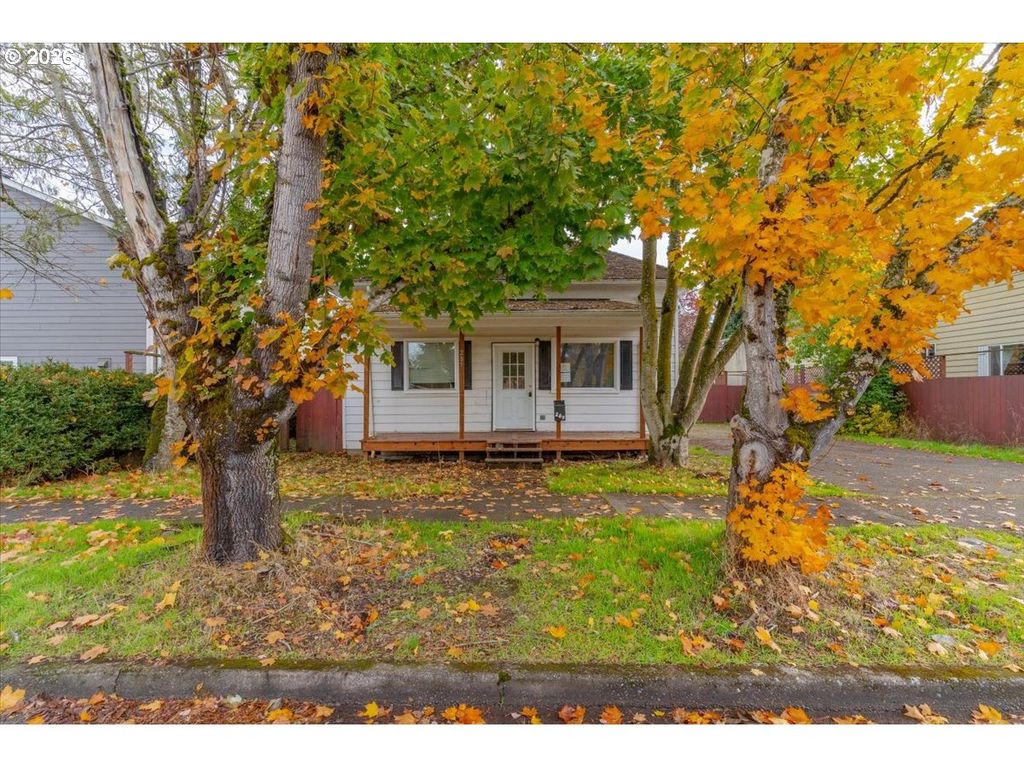 289 S 3RD St, Lebanon, OR 97355