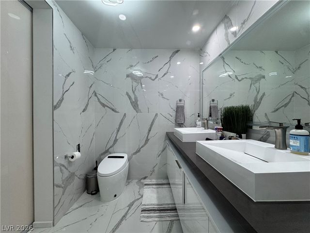 3722 Las Vegas Boulevard 1201, Las Vegas, NV 89158