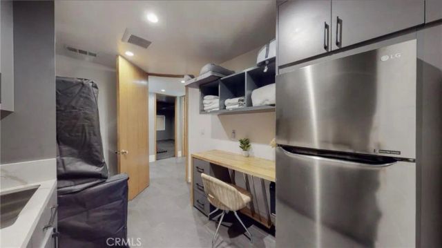 6945 Amestoy, Los Angeles, CA 91406