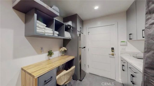 6945 Amestoy, Los Angeles, CA 91406