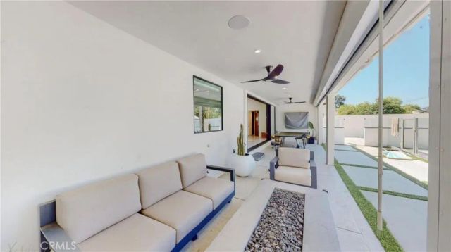 6945 Amestoy, Los Angeles, CA 91406
