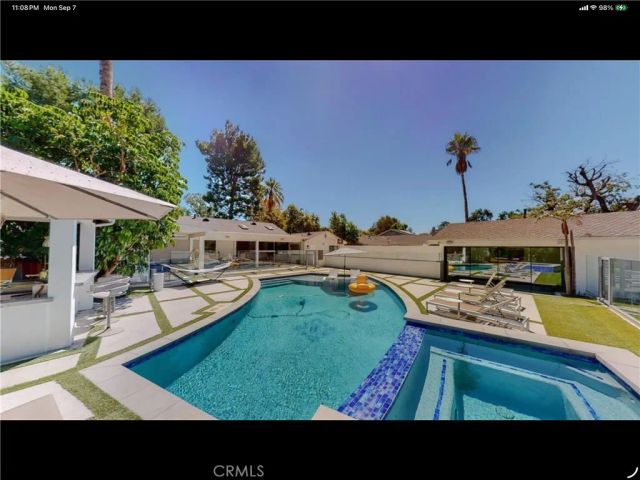 6945 Amestoy, Los Angeles, CA 91406