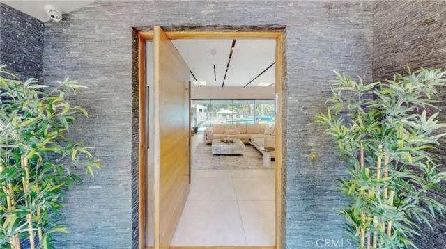 6945 Amestoy, Los Angeles, CA 91406