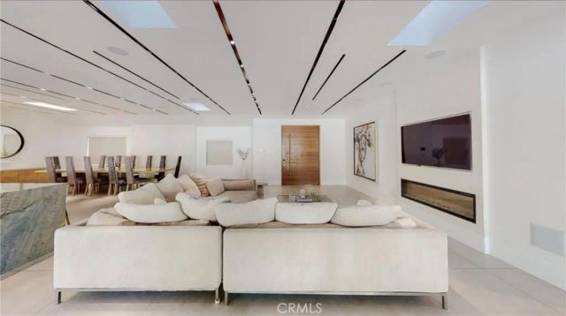 6945 Amestoy, Los Angeles, CA 91406