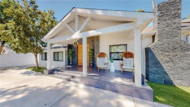 6945 Amestoy, Los Angeles, CA 91406
