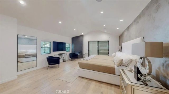 6945 Amestoy, Los Angeles, CA 91406