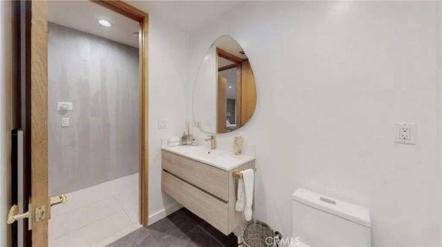 6945 Amestoy, Los Angeles, CA 91406