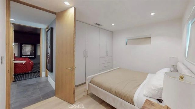 6945 Amestoy, Los Angeles, CA 91406