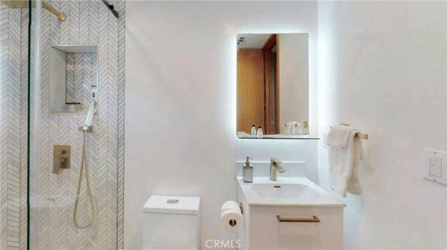 6945 Amestoy, Los Angeles, CA 91406