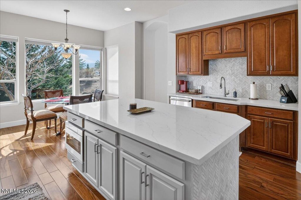 Image 27 of property listing at 224 S Earlham Court, Reno, NV 89511