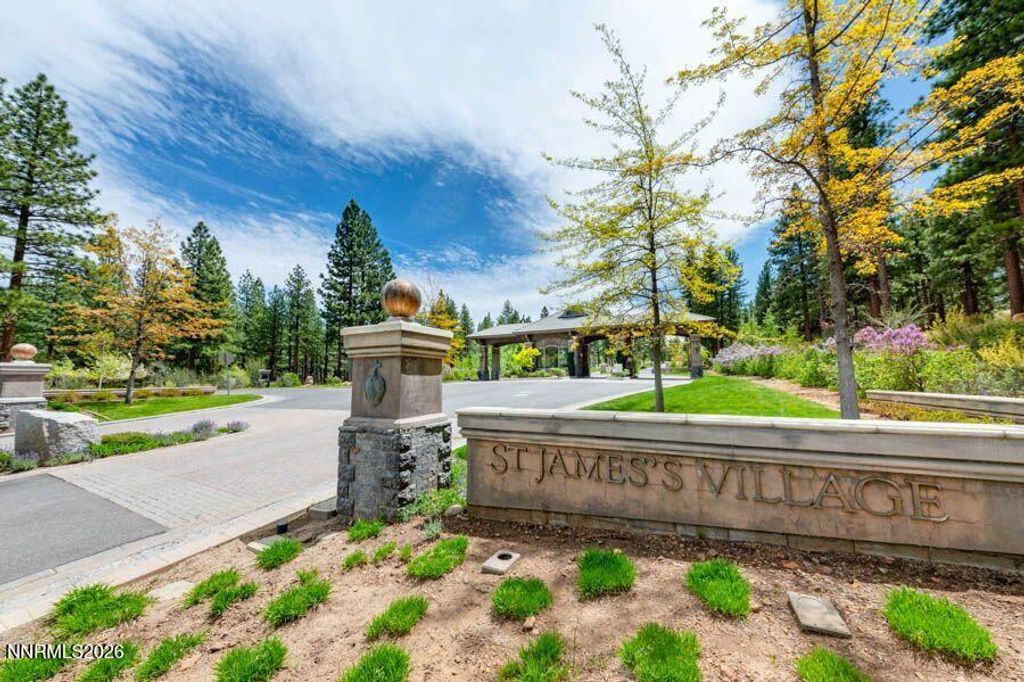 Image 46 of property listing at 224 S Earlham Court, Reno, NV 89511