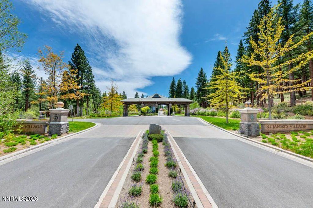 Image 47 of property listing at 224 S Earlham Court, Reno, NV 89511