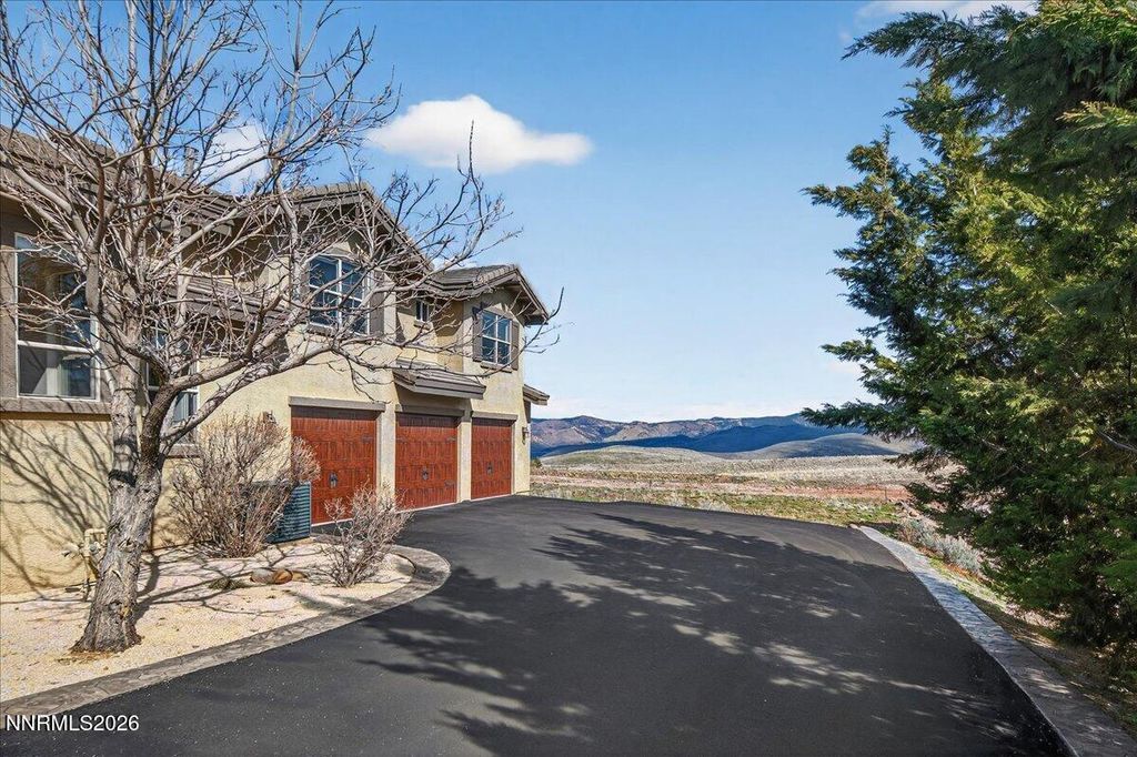 Image 5 of property listing at 224 S Earlham Court, Reno, NV 89511