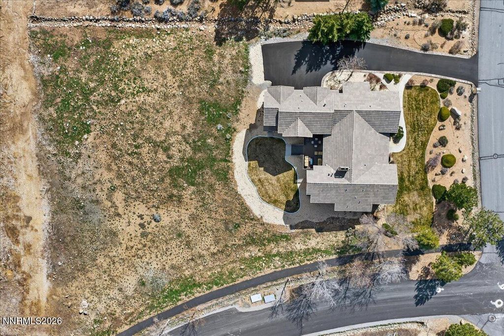 Image 8 of property listing at 224 S Earlham Court, Reno, NV 89511