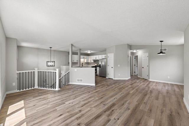 4000 W 137th Street, Savage, MN 55378