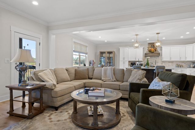 953 Equestrian Drive, Soddy Daisy, TN 37379