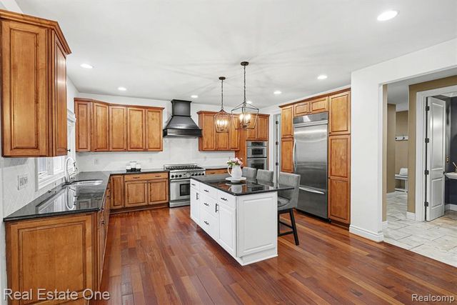 12901 Sleigh Trail, Milford, MI 48380