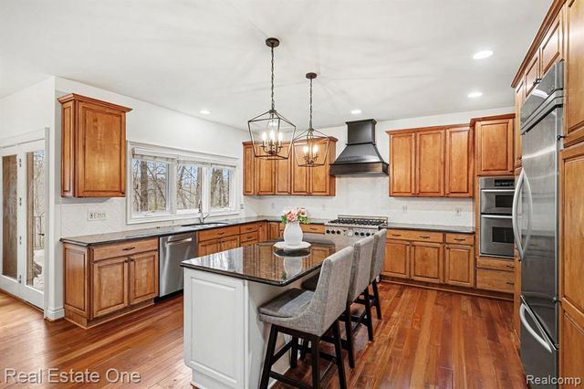 12901 Sleigh Trail, Milford, MI 48380