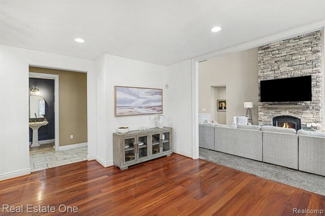 12901 Sleigh Trail, Milford, MI 48380