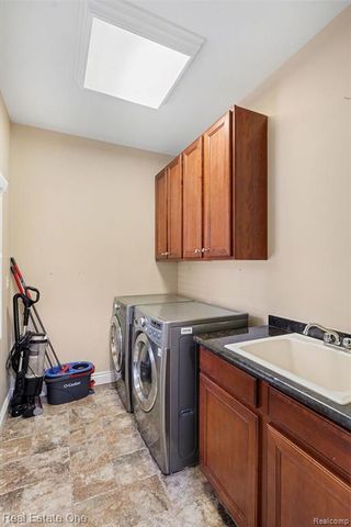 12901 Sleigh Trail, Milford, MI 48380