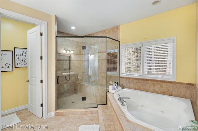 12901 Sleigh Trail, Milford, MI 48380