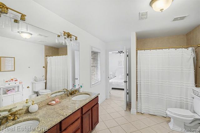 12901 Sleigh Trail, Milford, MI 48380