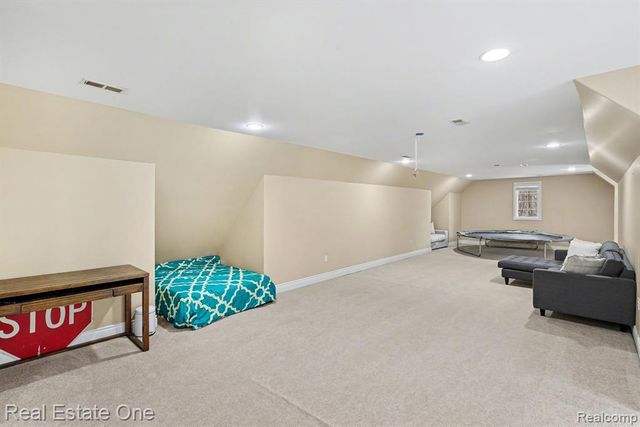 12901 Sleigh Trail, Milford, MI 48380