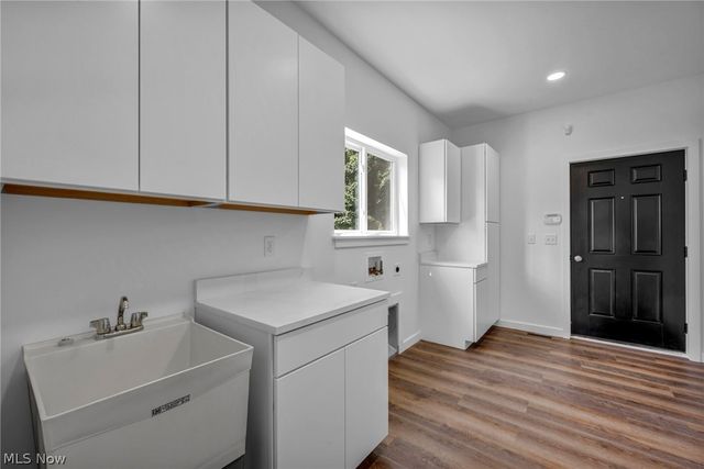 1872 W 57th Street, Cleveland, OH 44102