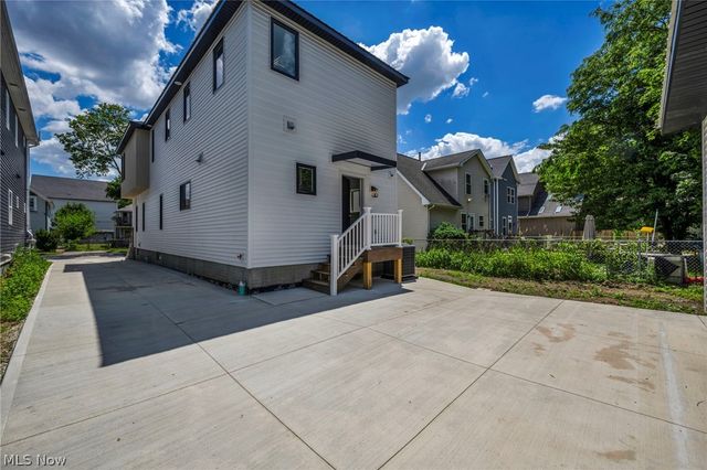 1872 W 57th Street, Cleveland, OH 44102