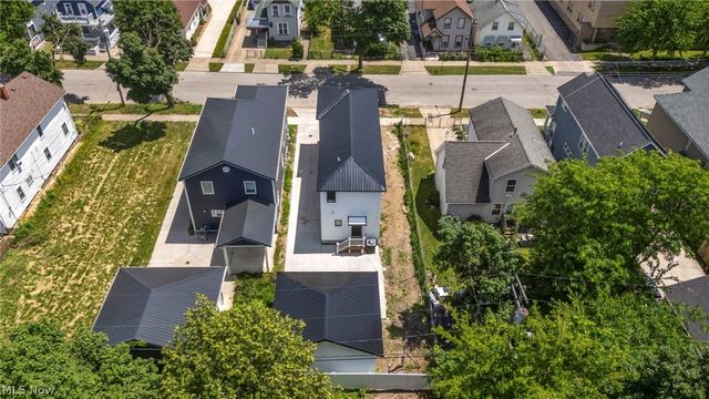 1872 W 57th Street, Cleveland, OH 44102