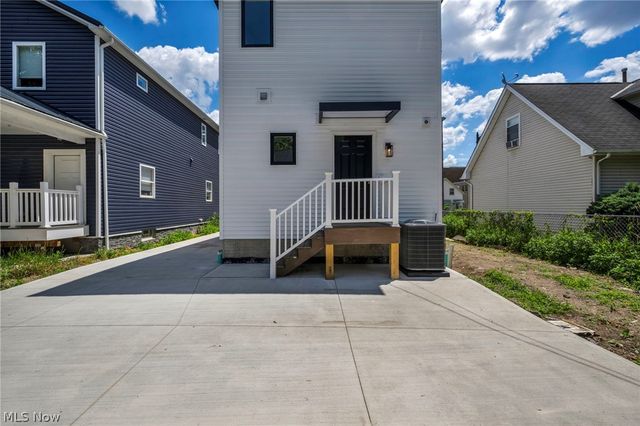 1872 W 57th Street, Cleveland, OH 44102