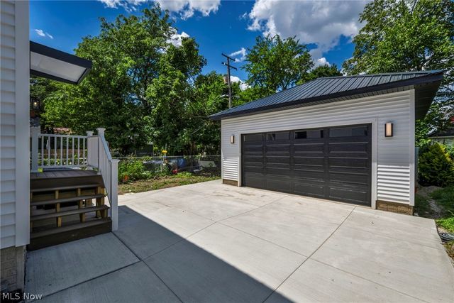 1872 W 57th Street, Cleveland, OH 44102