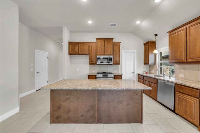 452 W Autumn Hill Bluff, Lavon, TX 75166