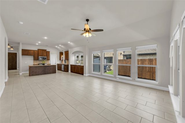 452 W Autumn Hill Bluff, Lavon, TX 75166